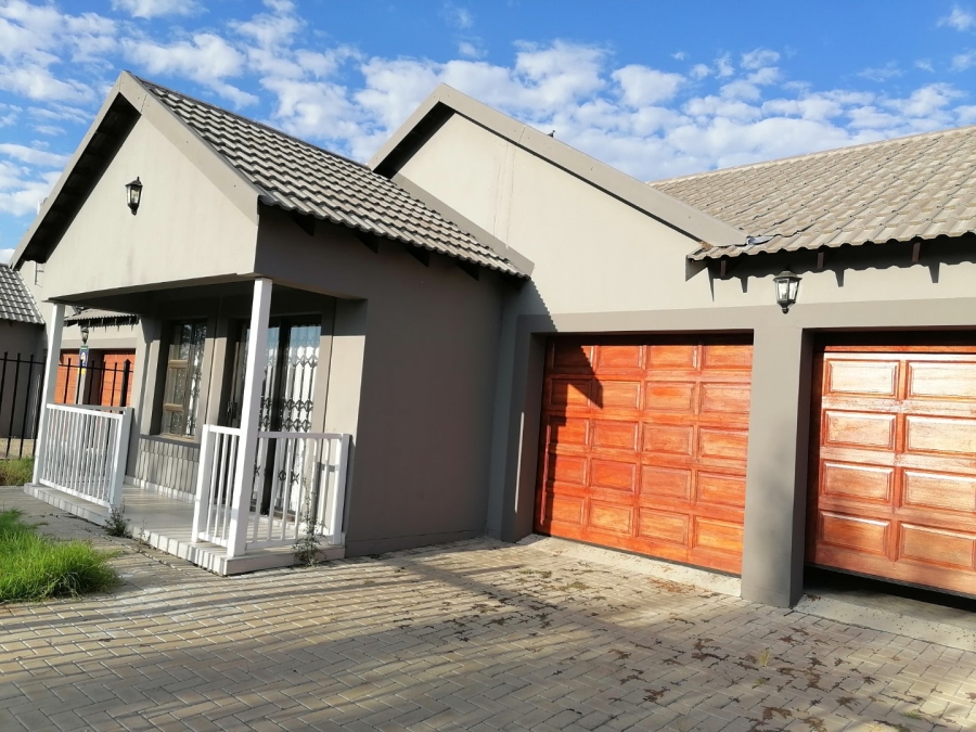 4 Bedroom Property for Sale in Bloemspruit Free State